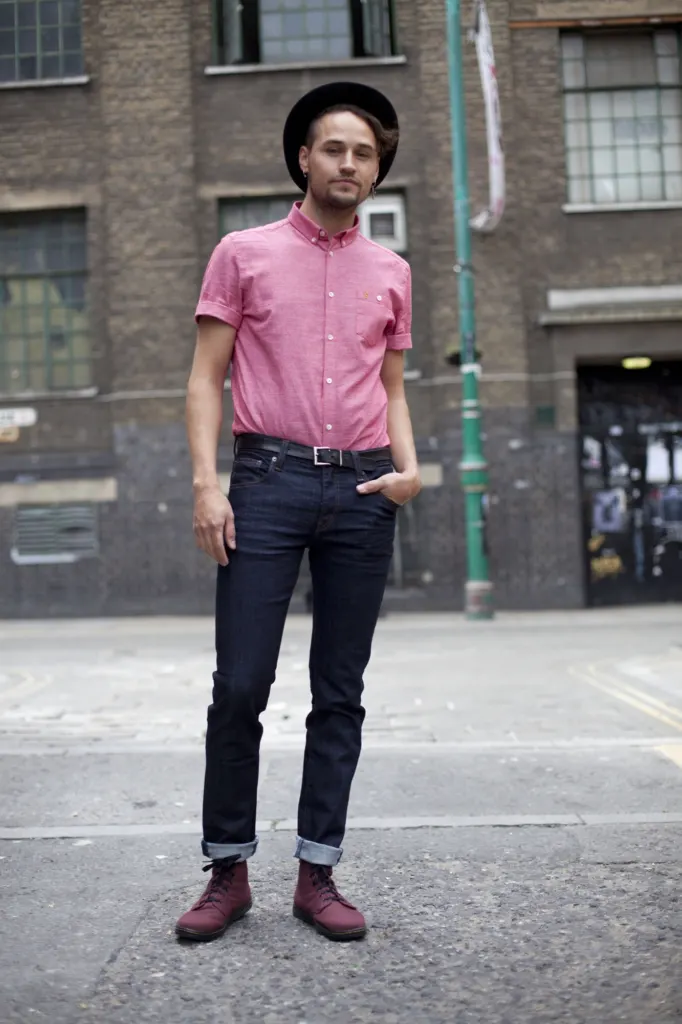 Uniqlo: Uniqlooks — commercial, fashion and portrait photograph in London, UK, frame 27 of 49.